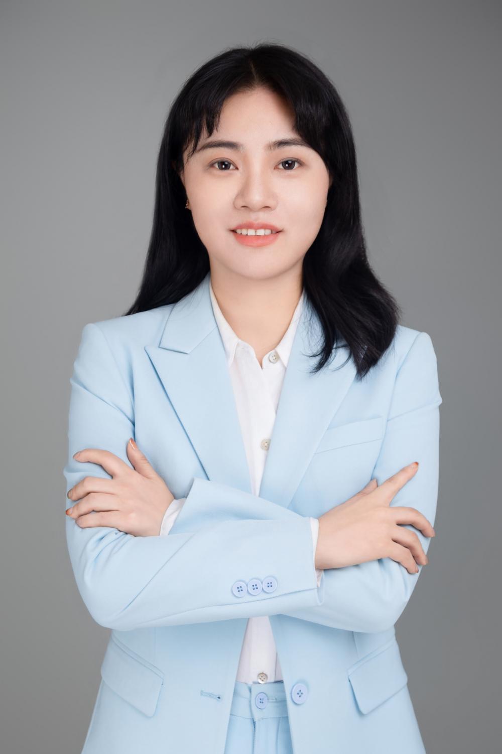 史洁