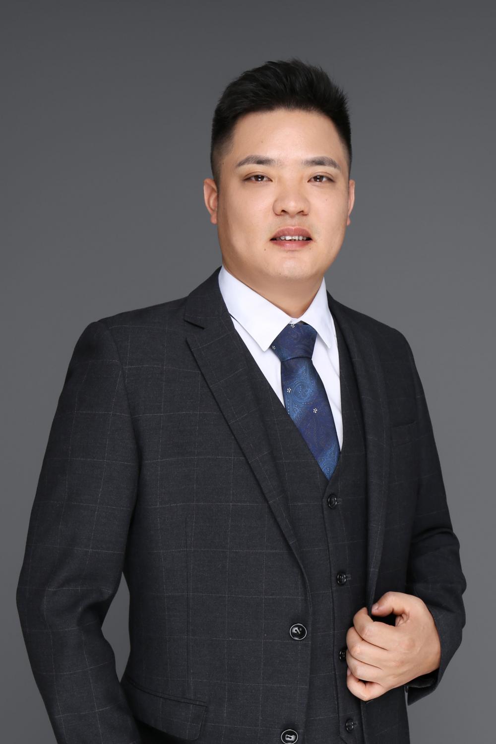 章伟