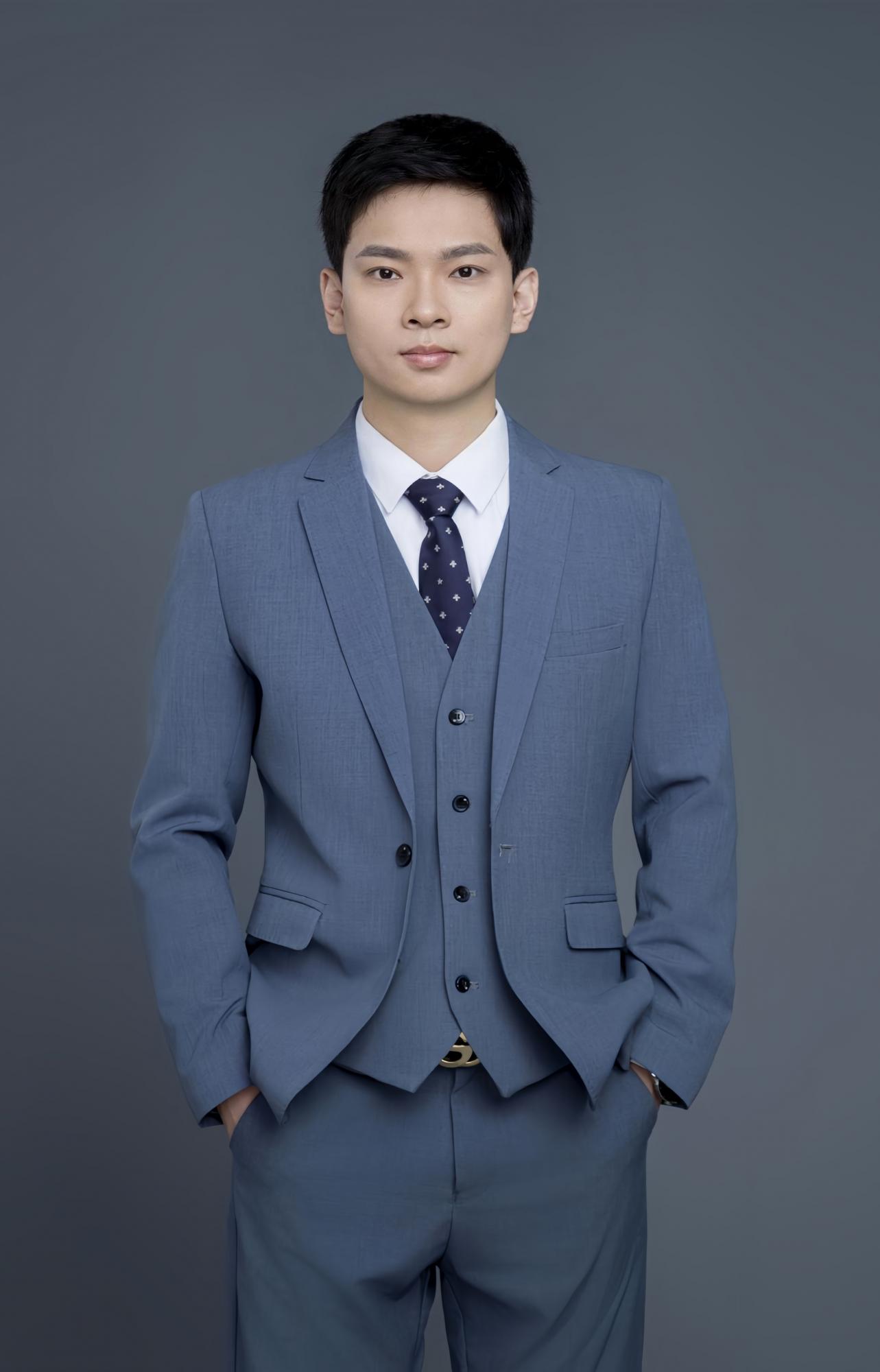 李伟