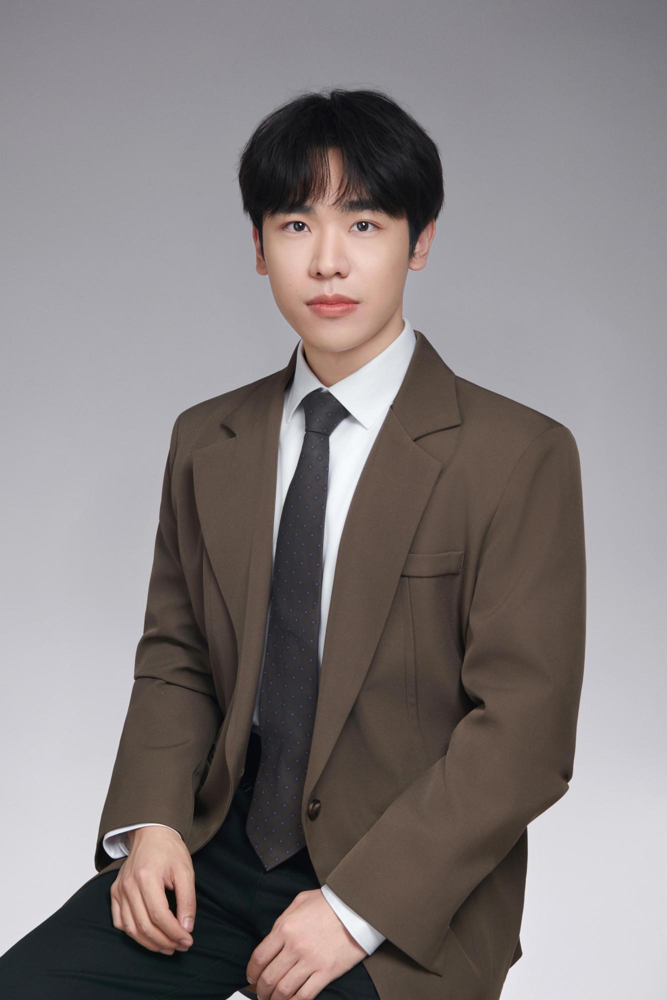 杨翼维